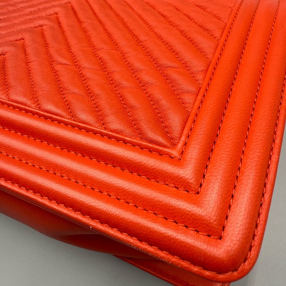 ❤️‍🔥CORAL CHANEL❤️‍🔥Chevron Medium boy bag - Picture 9 of 15